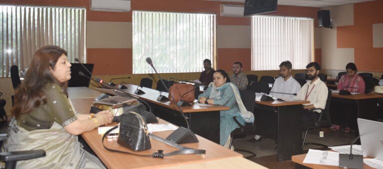 Kangra: बीमा कंपनी नहीं सुन रही शिकायत? धर्मशाला में बीमा लोकपाल का बड़ा अभियान, अब घर बैठे भी कर सकेंगे शिकायत