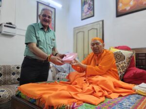 Kangra: राज्यपाल कविंद्र गुप्ता ने कांगड़ा के वेद आश्रम में लिया आशीर्वाद, वैदिक ज्ञान और संस्कृति संरक्षण पर दिया बड़ा संदेश