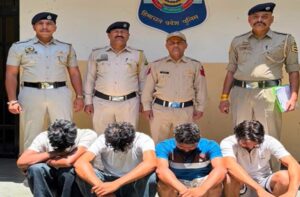 Shimla: हिमाचल में चिट्टे के साथ 4 युवक गिरफ्तार, पुलिस ने नाकाबंदी में पकड़ी बड़ी खेप