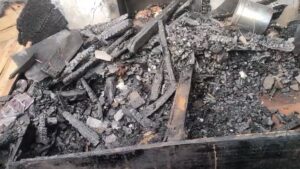 Kangra: जिया में भीषण अग्निकांड से तीन परिवार बेघर, लाखों की संपत्ति राख; मदद को पहुंचे विधायक आशीष बुटेल