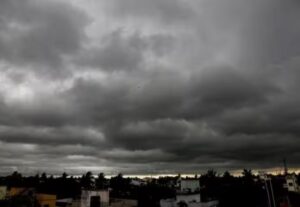 हिमाचल में 48 घंटे और झुलसाएगी गर्मी, फिर बदलेगा मौसम का मिजाज! ऊंची चोटियों पर बर्फबारी और बारिश का अलर्ट