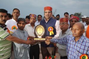 Kangra: नगरोटा में मेला बना यादगार: आर.एस. बाली ने किया बड़ा ऐलान, चंबा के रज़ाक ने जीता दंगल