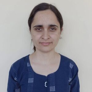 Chamba: चंबा की बेटी नेहा शर्मा ने रचा नया मुकाम, मेडिकल ऑफिसर बनकर बढ़ाया द्रेकड़ी पंचायत का मान