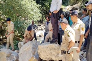 चंबा में सनसनी: पुल के नीचे मिला 26 वर्षीय युवक का शव, परिजनों ने जताई हत्या की आशंका, सड़क जाम