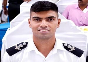 Solan: सोलन के मयंक शर्मा ने रचा इतिहास, भारतीय वायु सेना में पायलट बनकर बढ़ाया हिमाचल का मान