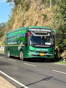 NH-503 पर HRTC Volvo बस बीच रास्ते खराब, धर्मशाला–चंडीगढ़ रूट पर यात्रियों की बढ़ी मुश्किलें