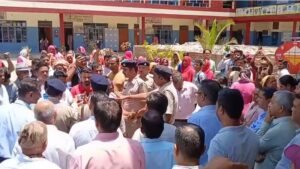 Hamirpur: सुजानपुर में 16 वर्षीय छात्र का फंदे से लटका शव मिलने से हड़कंप, सुसाइड नोट में शिक्षकों पर मारपीट के आरोप के बाद स्कूल में बवाल
