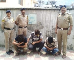 Kullu: कुल्लू में STF की बड़ी कार्रवाई! कार से 495 ग्राम चरस बरामद, हरियाणा समेत तीन आरोपी गिरफ्तार