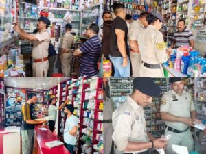 Kangra: नूरपुर में मेडिकल स्टोर्स पर पुलिस का बड़ा एक्शन, हर दुकान की हुई जांच; जानिए क्या निकला अभियान का नतीजा