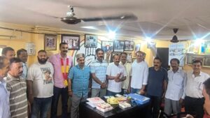 Kangra: चड़ी वार्ड से जिला परिषद सदस्य बने सुरिन्दर कुमार कांजो, जीत के बाद विधायक Kewal Singh Pathania से लिया आशीर्वाद
