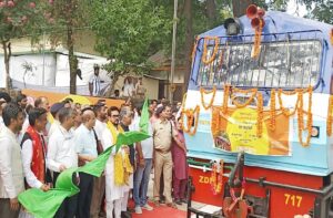 Kangra: कांगड़ा से फिर दौड़ी नैरो गेज ट्रेन, अनुराग ठाकुर ने दिखाई हरी झंडी; हिमाचल को मिली बड़ी रेल सौगात