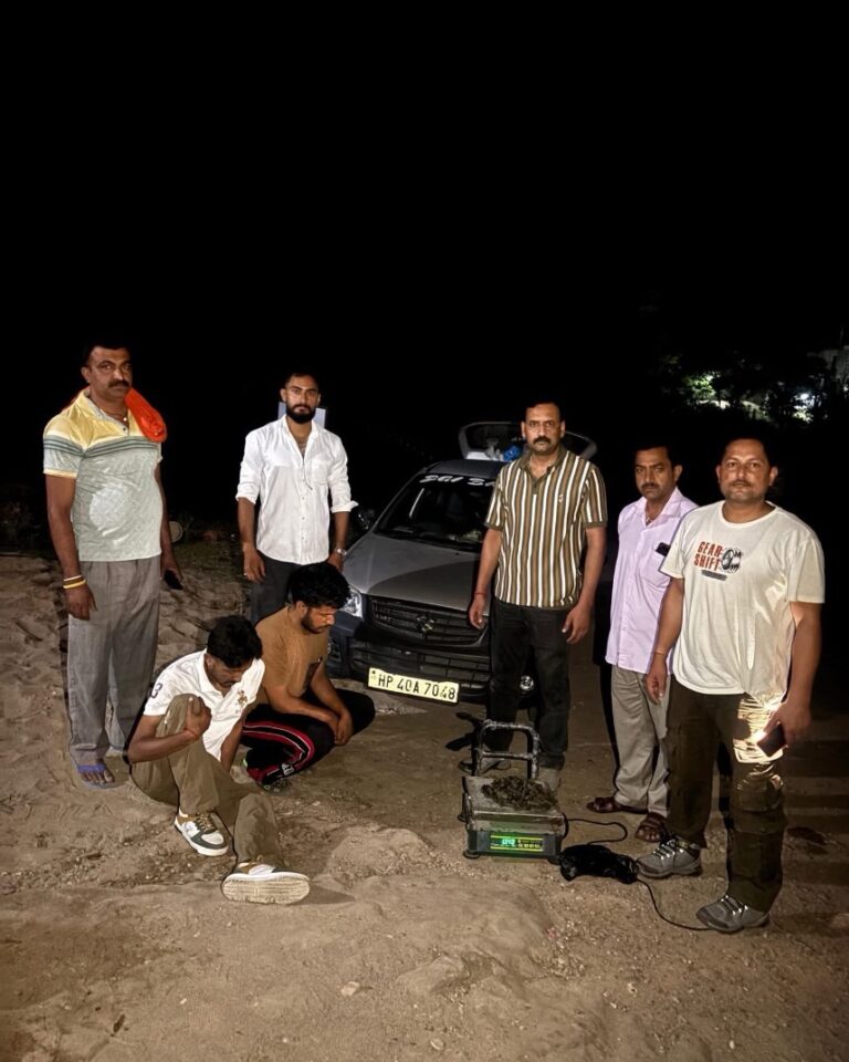 Kangra: हरड़ पुल पर नूरपुर पुलिस की बड़ी कार्रवाई, कार से 1.345 किलो चरस बरामद, दो आरोपी गिरफ्तार