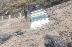 किन्नौर में भूस्खलन से बंद हुआ NH-5, कई घंटे बाद बहाल हुआ यातायात; हिमाचल में भारी बारिश का ऑरेंज अलर्ट जारी