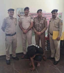 Kullu: मनाली में पुलिस की बड़ी कार्रवाई! घर में छापा मारकर 6.200 ग्राम चिट्टे के साथ युवक गिरफ्तार