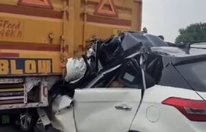 मोहाली-कुराली हाईवे पर दर्दनाक हादसा! ऊना के 3 लोगों की मौत, शादी से लौटते वक्त कंटेनर में जा घुसी कार