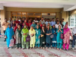 Kangra: कांगड़ा एयरपोर्ट विस्तार पर बढ़ा दबाव! रच्छियालू–क्योडियां के ग्रामीणों ने उपायुक्त को सौंपा मांग पत्र, जोगिंदर सिंह पंकू कांगड़िया ने उठाई 15 दिन में समाधान की मांग