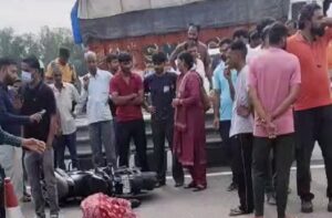 Kangra: ऑफिस जाते समय एक पल की चूक बनी जानलेवा! कांगड़ा फोरलेन पर पशु को बचाने के प्रयास में बैंक कर्मचारी की दर्दनाक मौत