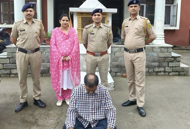 30 हजार की बैटरियां चुराकर भागा था चोर, 24 घंटे में पुलिस ने दबोचा, स्कूटी भी जब्त