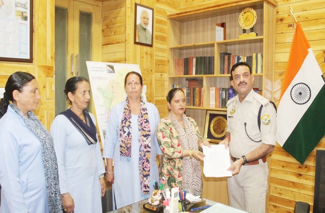 Chamba: चंबा मेडिकल कॉलेज में महिला सफाई कर्मचारी ने जताई जान का खतरा, सहकर्मियों पर गंभीर आरोप; पुलिस जांच में जुटी