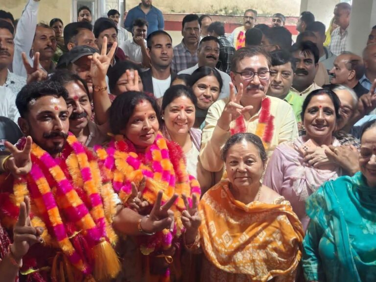 Kangra: कांगड़ा जिला परिषद को मिला नया नेतृत्व! सीमा देवी निर्विरोध अध्यक्ष और अभिमन्यु कंवर बने उपाध्यक्ष