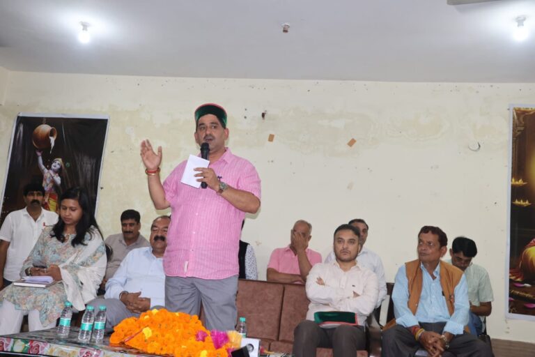 Kangra: गगल एयरपोर्ट विस्तार पर बड़ा दावा! 2,232 करोड़ मुआवजा वितरित, प्रभावित परिवारों के साथ खड़े हैं केवल सिंह पठानिया