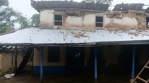 कांगड़ा में मंडरा रहा बड़ा खतरा! जमोला पहाड़ी लगातार दरक रही, 15 घरों पर संकट; ग्रामीण बोले- कब जागेगा प्रशासन?