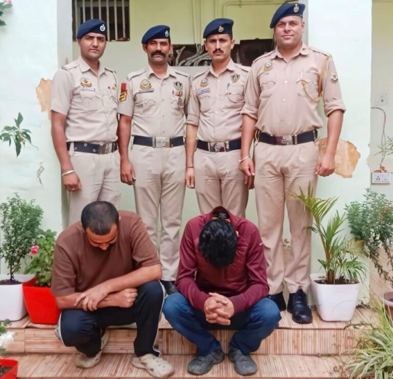 Solan: सोलन पुलिस की बड़ी कार्रवाई, आल्टो कार से 8.32 ग्राम चिट्टा बरामद; दो युवक गिरफ्तार, 3 दिन का पुलिस रिमांड