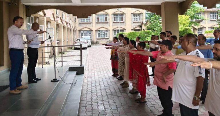 Kangra: कारगिल विजय दिवस पर कांगड़ा में शहीदों को श्रद्धांजलि, विवेक चौहान बोले- अमर बलिदान हमेशा देता रहेगा प्रेरणा