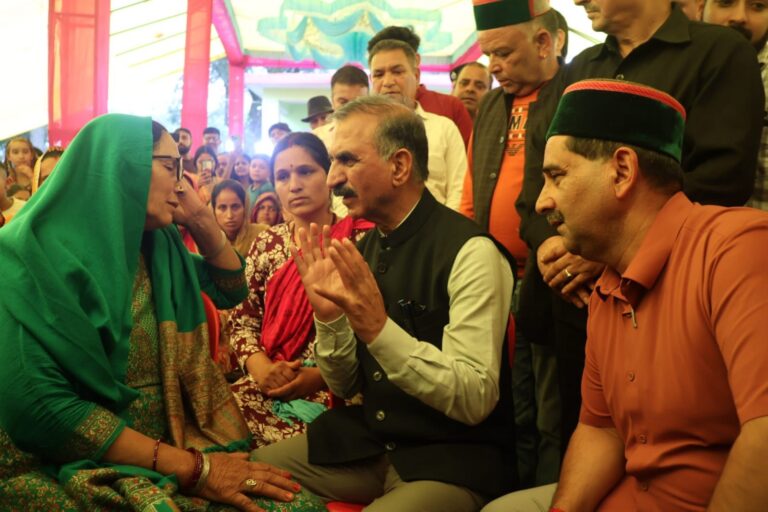 Kangra: मुख्यमंत्री सुक्खू का बड़ा ऐलान: बोह आपदा पीड़ितों को मिलेगा ₹8.50 लाख तक का राहत पैकेज, जमीन और मुफ्त राशन भी