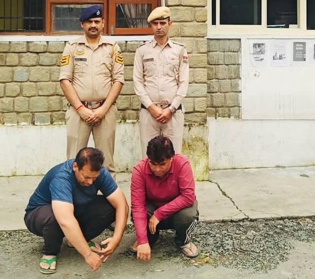 Kangra: कांगड़ा पुलिस की बड़ी कार्रवाई! न्यू चंडीगढ़ से गिरफ्तार किए गए दो उद्घोषित अपराधी, चल रहा था विशेष अभियान
