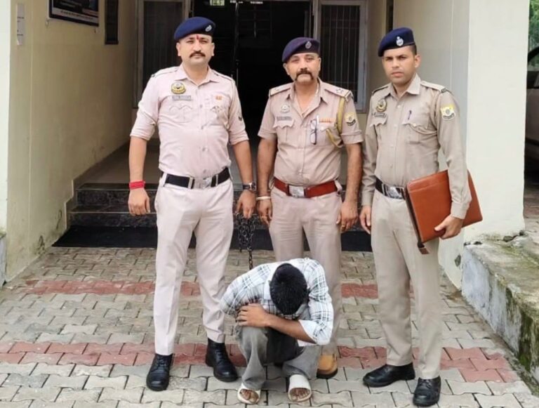 Kangra: फतेहपुर में घर से गहने चुराने वाला चढ़ा पुलिस के हत्थे, चोरी के सभी आभूषण बरामद; जानें कैसे सुलझा मामला