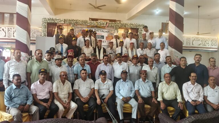 Kangra: कांगड़ा के पूर्व सैनिकों का बड़ा मिलन समारोह, 17 डोगरा के कर्नल आलोक बदोनी ने किया संबोधित; बोले- मेधावी बच्चों को सेना में अधिकारी बनने का मिलेगा मौका