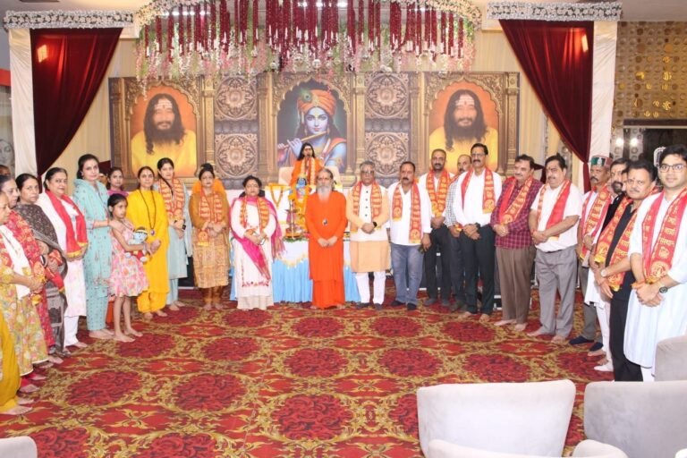 Kangra: शाहपुर में श्रीमद्भागवत कथा में उमड़ा आस्था का सैलाब, साध्वी भाग्यश्री भारती ने दिया गौ संरक्षण का संदेश; कांगड़ा-चंबा सांसद राजीव भारद्वाज समेत कई दिग्गज पहुंचे