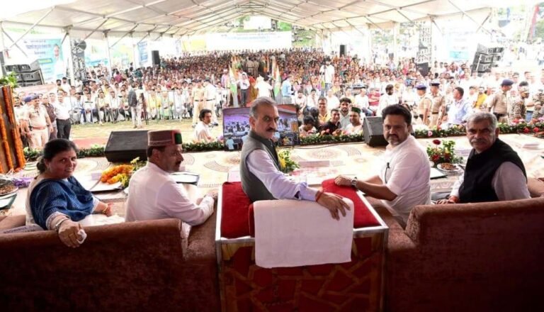Kangra: डाडासीबा को बड़ी सौगात: एसडीएम कार्यालय और 24 घंटे CHC का ऐलान, 1,012 मछुआरा परिवारों को मिली ₹35 लाख की मदद