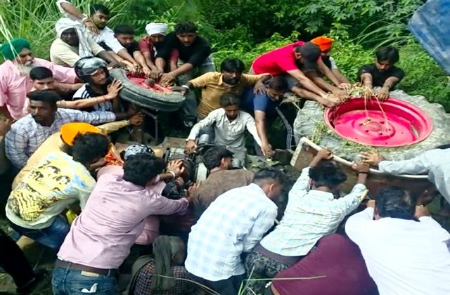 पीरनिगाह से लौट रहे पंजाब के श्रद्धालुओं की ट्रैक्टर-ट्रॉली पलटी, 5 साल की बच्ची समेत 7 घायल