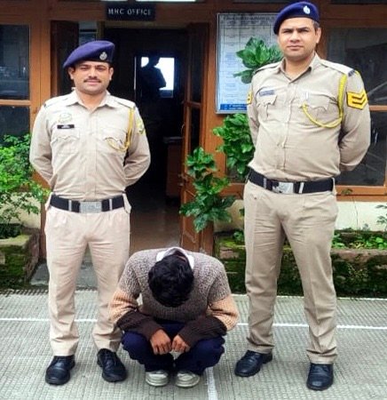 शिमला में नशे पर पुलिस का बड़ा वार! हरियाणा रोडवेज बस से 9 ग्राम चिट्टे के साथ 18 वर्षीय युवक गिरफ्तार