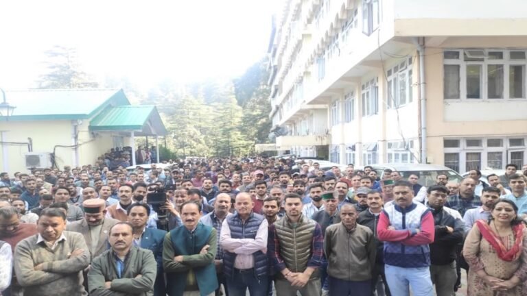 बिजली बोर्ड कर्मचारियों का बड़ा ऐलान, मांगें नहीं मानीं तो 26 अगस्त के बाद विधानसभा के बाहर होगा प्रदर्शन