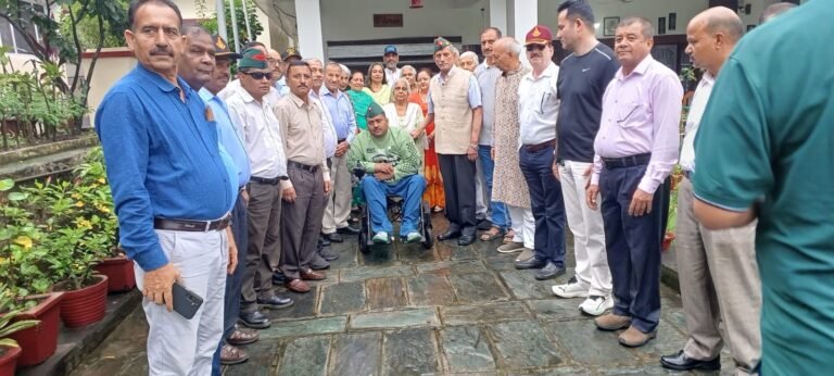 स्वतंत्रता दिवस पर पूर्व सैनिक राजीव के लिए खास पहल, साथियों ने भेंट की ऑटोमेटिक व्हीलचेयर