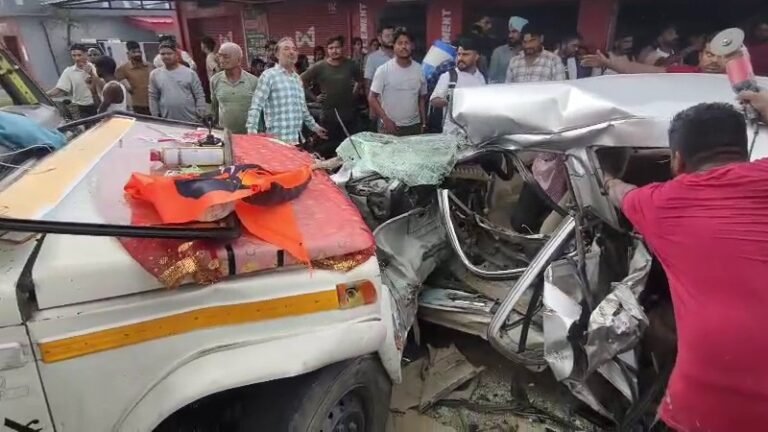 उना-अंब नेशनल हाईवे पर भीषण हादसा, कार और ट्राले की जोरदार टक्कर; 5 युवक गंभीर घायल, कटर से काटकर निकाला गया एक युवक