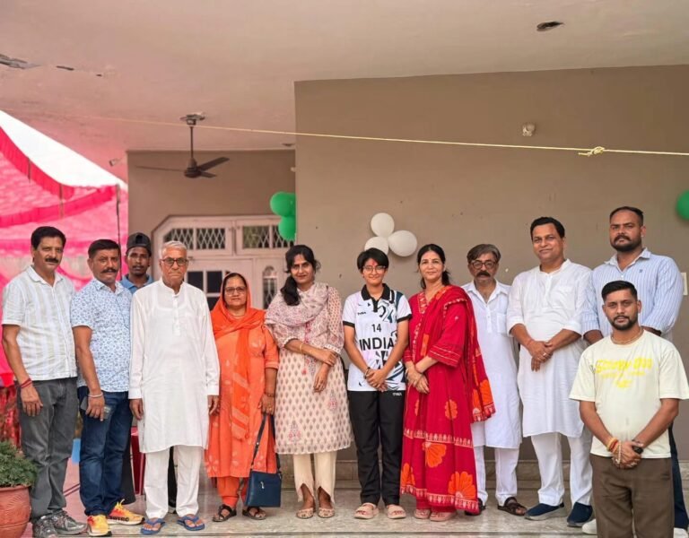 Kangra: इंदौरा की बेटी ने रचा इतिहास, अंडर-21 विश्व कोर्फबाल चैंपियनशिप से लौटीं मिली; घर पहुंचते ही हुआ भव्य स्वागत