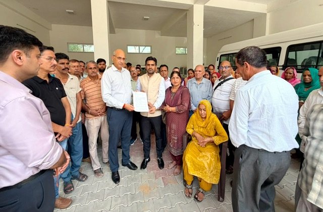 देहरा से लापता कृष शर्मा और साक्षिव कुमार का एक महीने बाद भी सुराग नहीं, ब्यास किनारे मिले थे बैग; परिजनों ने SP से लगाई जांच तेज करने की गुहार