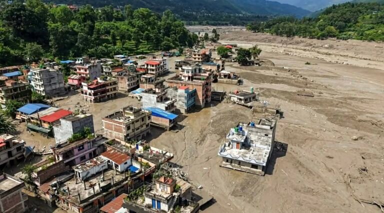 नेपाल में भीषण बाढ़ के बाद हाहाकार, कैलाश-मानसरोवर यात्रा पर गया 32 सदस्यीय भारतीय दल लापता; कई राज्यों ने जारी की हेल्पलाइन