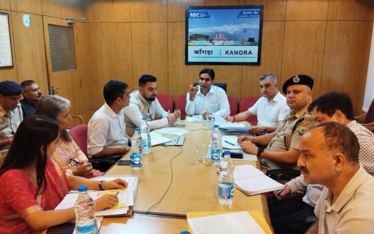 Kangra: कांगड़ा में नशे के खिलाफ बड़ा एक्शन प्लान! DC-SP ने सभी विभागों को दिए सख्त निर्देश, जनता से भी की अहम अपील