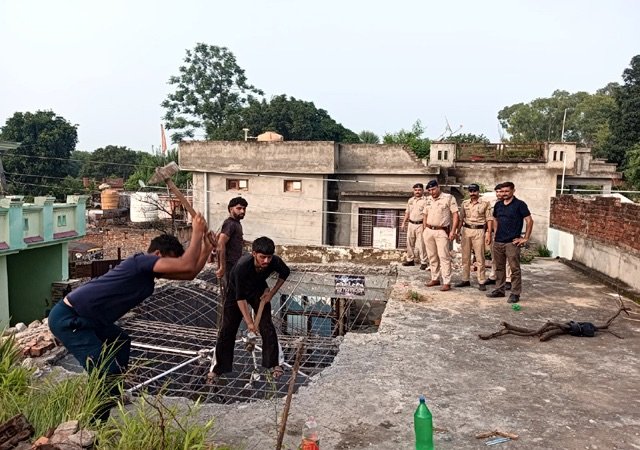 हिमाचल में नशा तस्करों पर बड़ा एक्शन! डमटाल में NDPS आरोपी का अवैध निर्माण बुलडोजर से ढहाया, पुलिस का सख्त संदेश