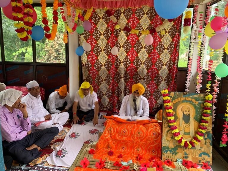 Kangra: मझगरा में बाबा बड़भाग सिंह के जन्म दिवस पर उमड़ी संगत, हवन-यज्ञ और शबद कीर्तन के बाद लगाया गया भंडारा