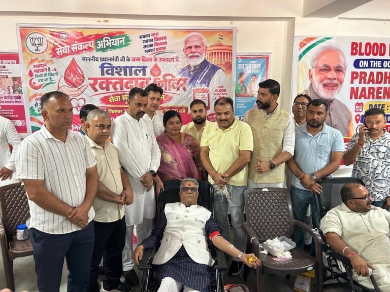Kangra: नूरपुर में रक्तदान शिविर से युवाओं ने दिया सेवा का संदेश, सेवा पखवाड़ा के तहत जुटाया जा रहा रक्त