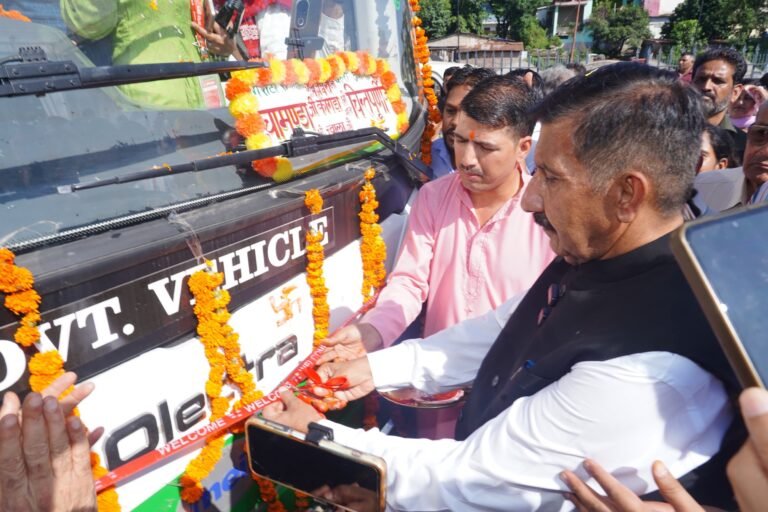 नगरोटा बगवां से 10 इलेक्ट्रिक बसों की शुरुआत, पहली बस माता चिंतपूर्णी के लिए रवाना; यात्रियों को मिलेगी नई सुविधा