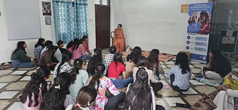 Kangra: कांगड़ा में किशोरियों को मिला आत्मविश्वास का नया पाठ, 5 विकास खंडों की 24 बेटियों ने सीखे Communication और Interview Skills के गुर