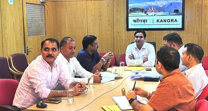 Kangra: बड़ा भंगाल में जल्द पहुंचेगा मोबाइल नेटवर्क? 2024 के सर्वे के आधार पर फिर शुरू होगी टावर लगाने की प्रक्रिया, DC ने BSNL को दिए निर्देश