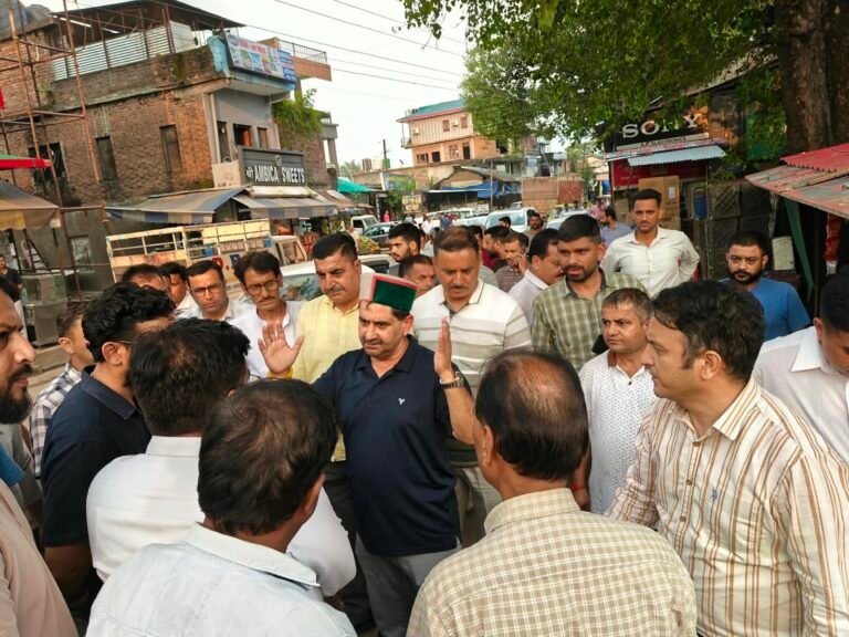 Kangra: रैत से लदवाड़ा तक सड़क होगी चकाचक, बाजार में दोनों ओर बनेंगी नालियां और लगेंगी टाइलें; विधायक केवल सिंह पठानिया बोले- शाहपुर की तर्ज पर स्ट्रीट लाइटों से जगमगाएगा रैत बाजार
